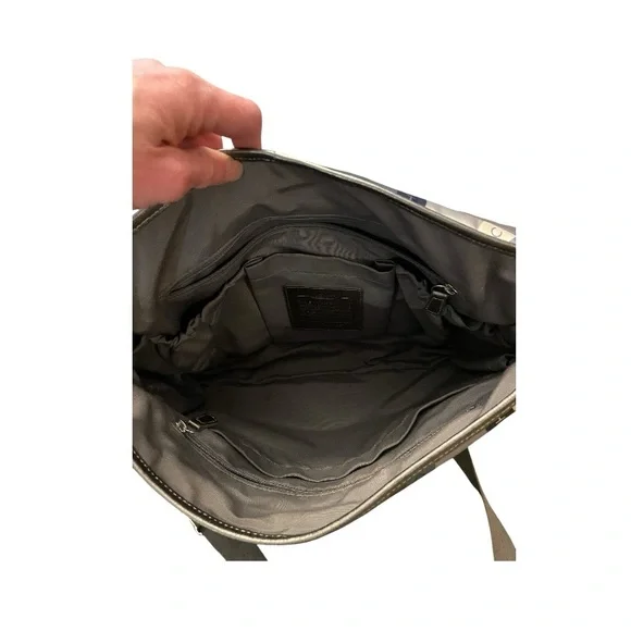 Coach - Picture 3 of 4